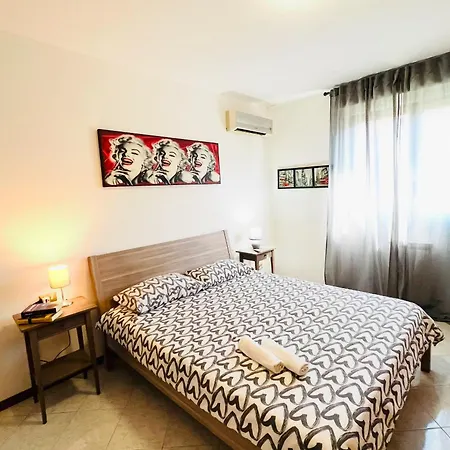 Апартаменты Big In Navigli District With 2 Balcony And Parking Милан