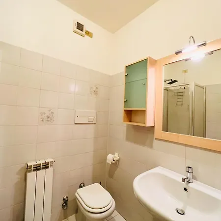 Big In Navigli District With 2 Balcony And Parking Апартаменты Милан